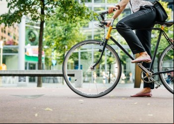 Alta da gasolina: Aproveite as ciclovias da capital para economizar trocando o carro por bike