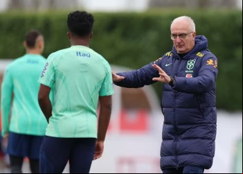 Dorival esboça escalação da Seleção Brasileira para confronto contra a Inglaterra