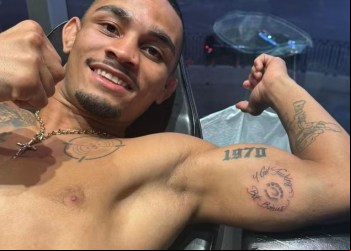 Lutador do UFC tatua marca de mordida do adversário e ganha bônus dobrado