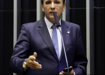 Deputado Carlos Gaguim celebra aprovação de três projetos de lei em 2024