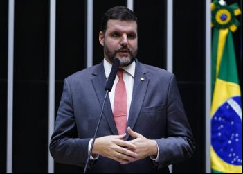 Comissão aprova projeto que amplia isenção fiscal para adubos e defensivos