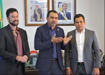 Governador Wanderlei Barbosa anuncia 240 vagas em cursos de pós-graduação para educadores da rede pública em parceria com a UFT
